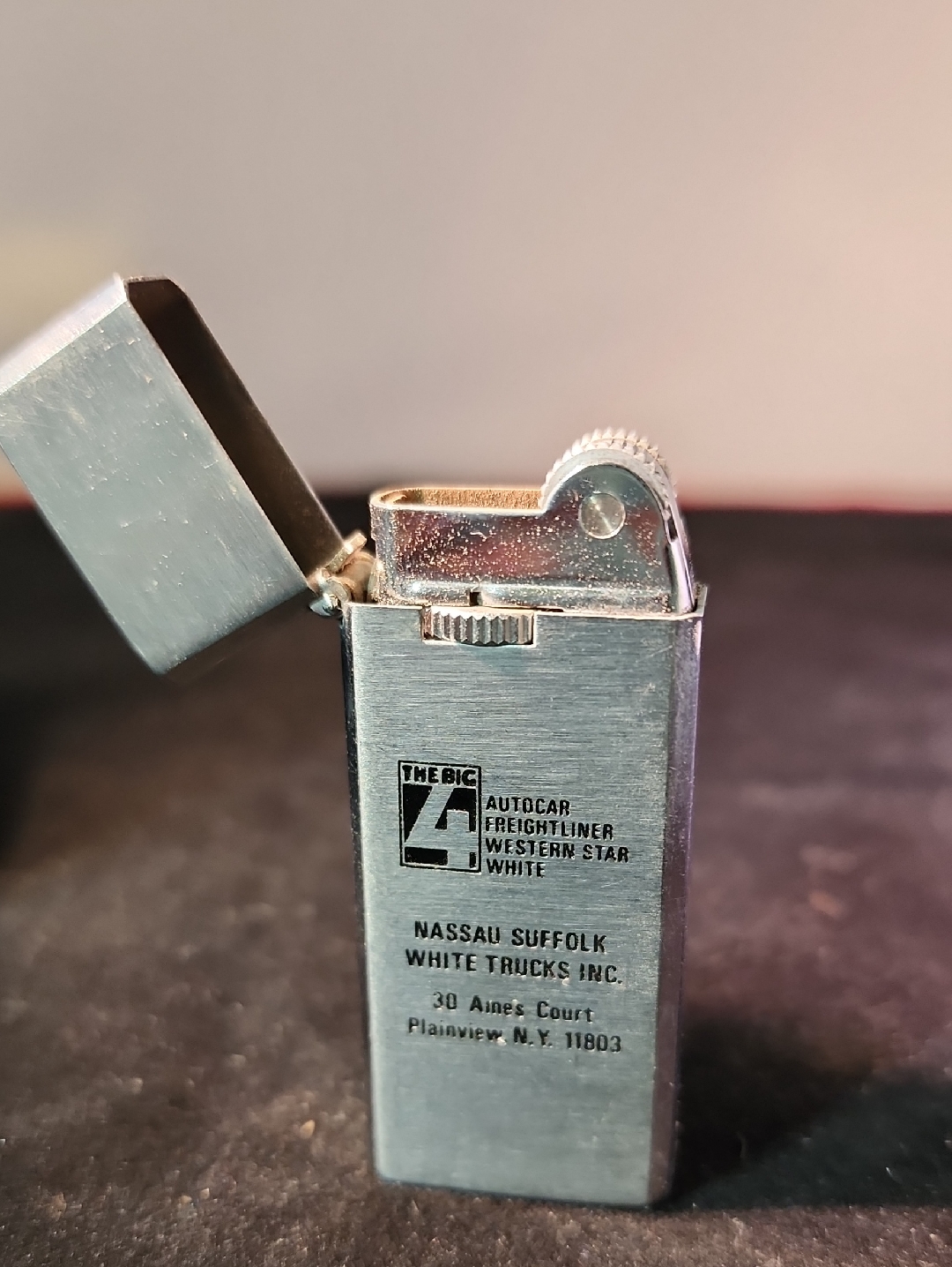 Vintage Metal FlipTop Lighter In Silver  Unbranded